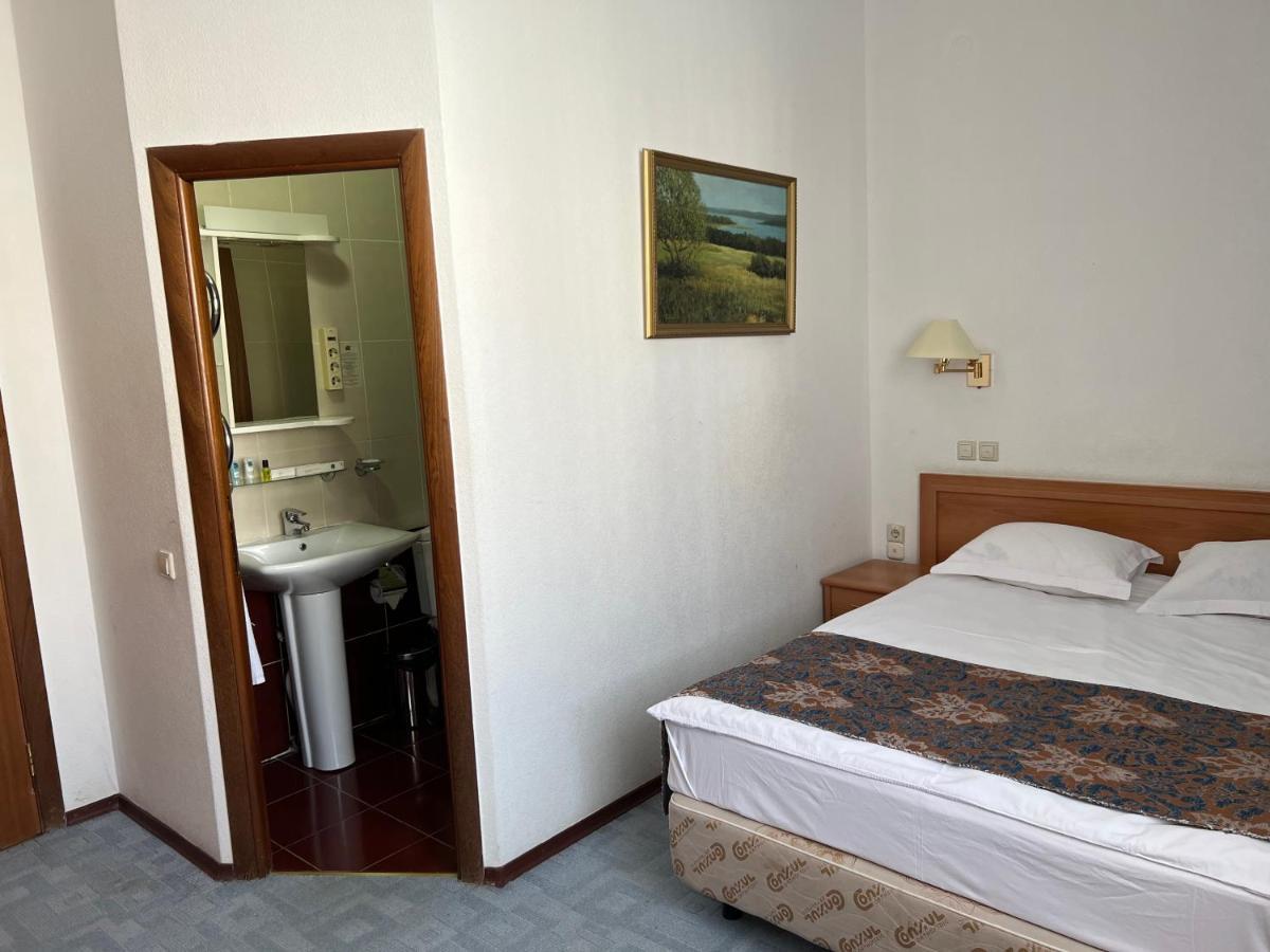 Green Hotel أتيراو المظهر الخارجي الصورة